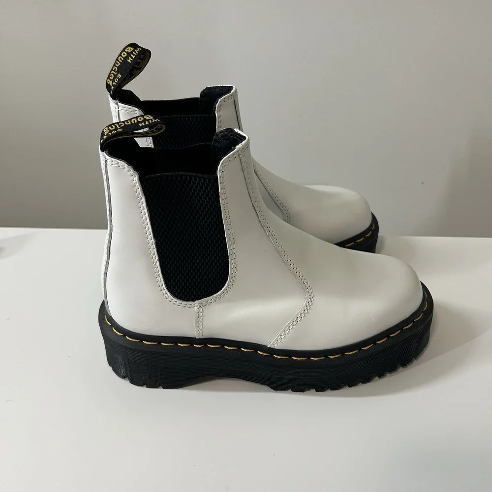 Doc Martens Boots Women's 6 White 2976 Chelsea Slip On Chunky